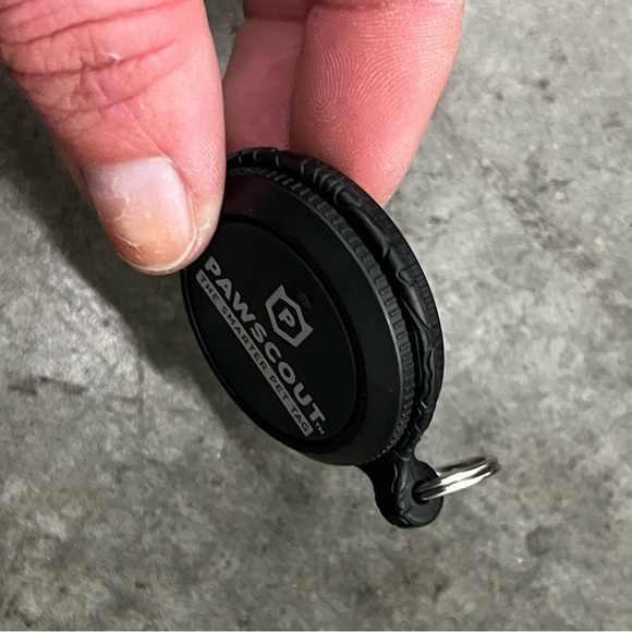 PAWSCOUT Pet Locator Collar - Picture 2 of 3